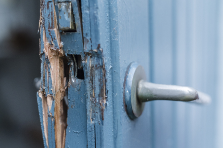 Locksmith in Balham and South London door lock broken by a burglary